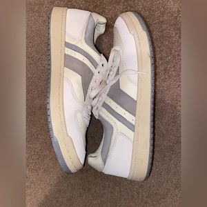 Super cool vintage style Pro Keds low top white leather shoes